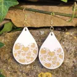 BO coeurs sur fond blanc