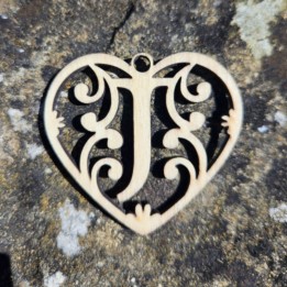Lettre coeur J