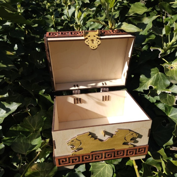 Coffret lions _ doré, bronze et bois