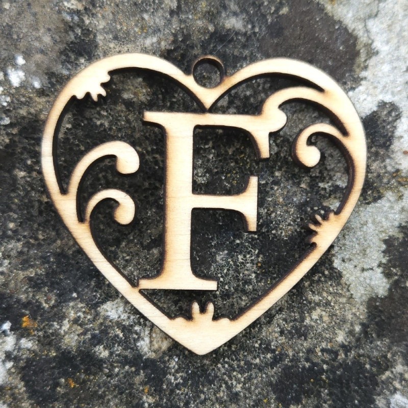 Lettre coeur F