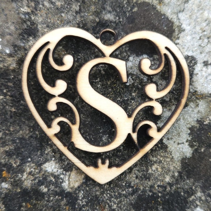 Lettre coeur S